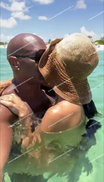 Asiancouplefla leaked private photo uncensored HD quality