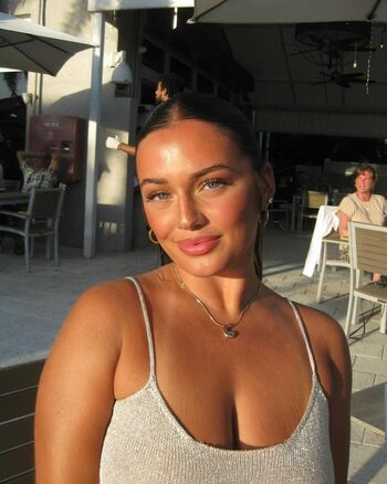 Caroline smith leaked private photo uncensored HD quality