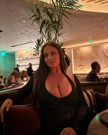Caroline smith leaked private photo uncensored HD quality