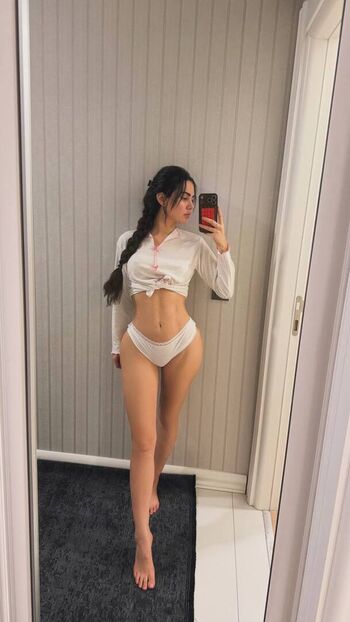 Ece ronay  page leaked private photo uncensored HD quality