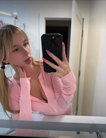 Felicityhughes  page leaked private photo uncensored HD quality