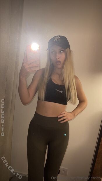 Lenischerries leaked private photo uncensored HD quality