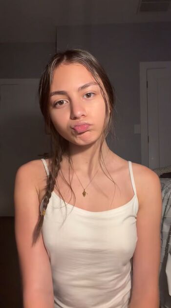 Minicaryn leaked private photo uncensored HD quality