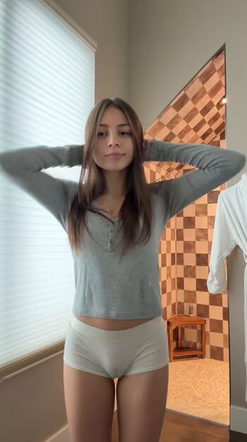 Minicaryn leaked private photo uncensored HD quality