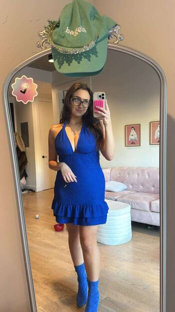 Qveenjulia leaked private photo uncensored HD quality