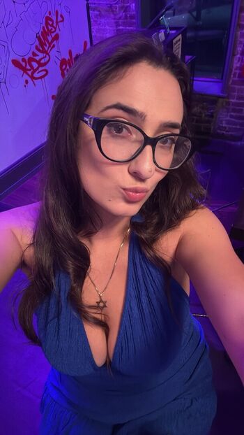 Qveenjulia leaked private photo uncensored HD quality